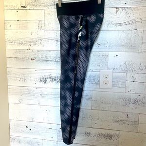 Ultracor Lux Knockout Ultra High Leggins - 3” waistband, 24” inseam. Size Small